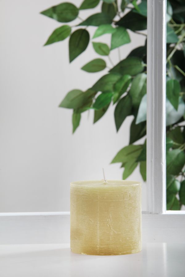 SMALL VANILLA SCENTED CANDLE