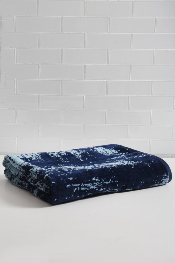 VELOUR ABSTRACT GUEST TOWEL