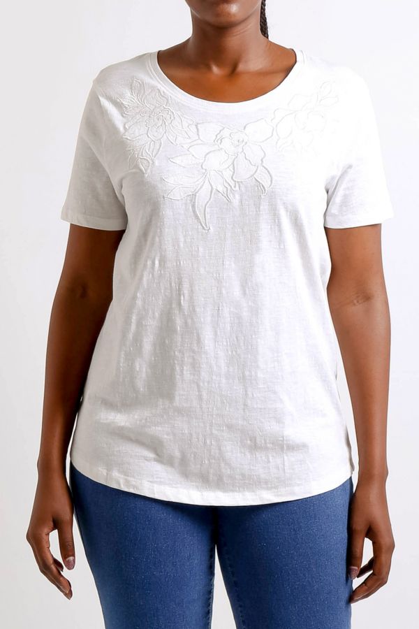 FLOWER EMBROIDERED T-SHIRT