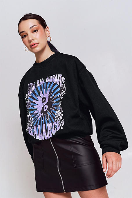Oversized Graphic Pullover