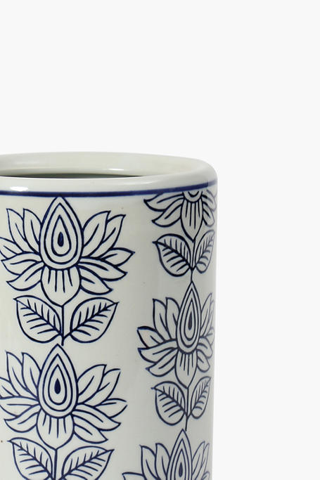 Yanam Delft Vase