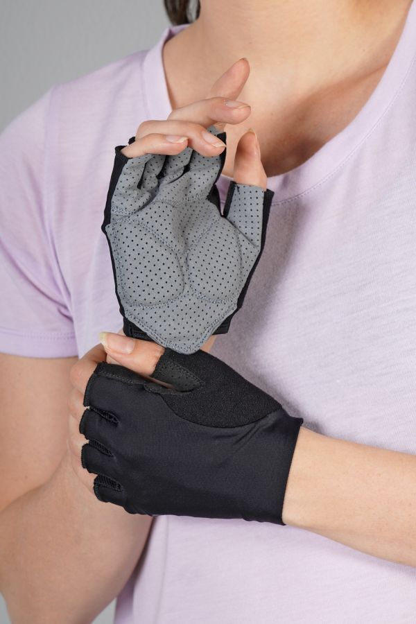 hand gloves mrp